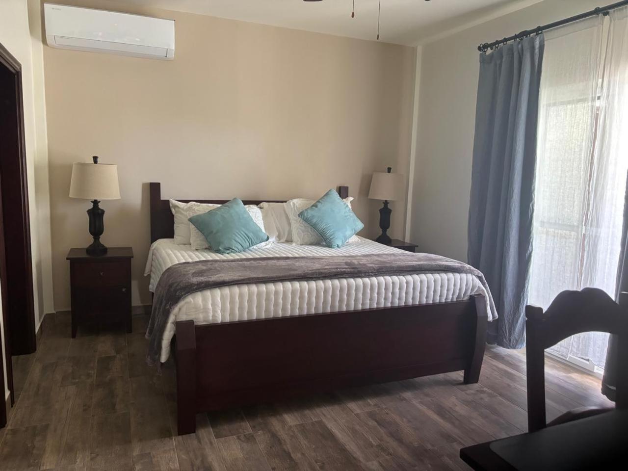 Ashton Court Belize Hotel Belize City Buitenkant foto