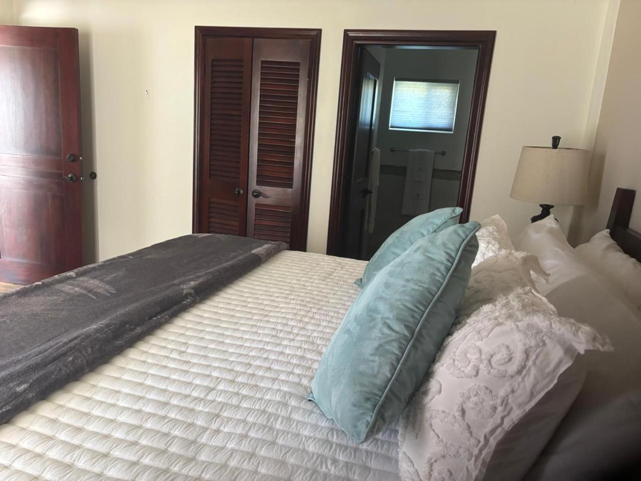 Ashton Court Belize Hotel Belize City Buitenkant foto